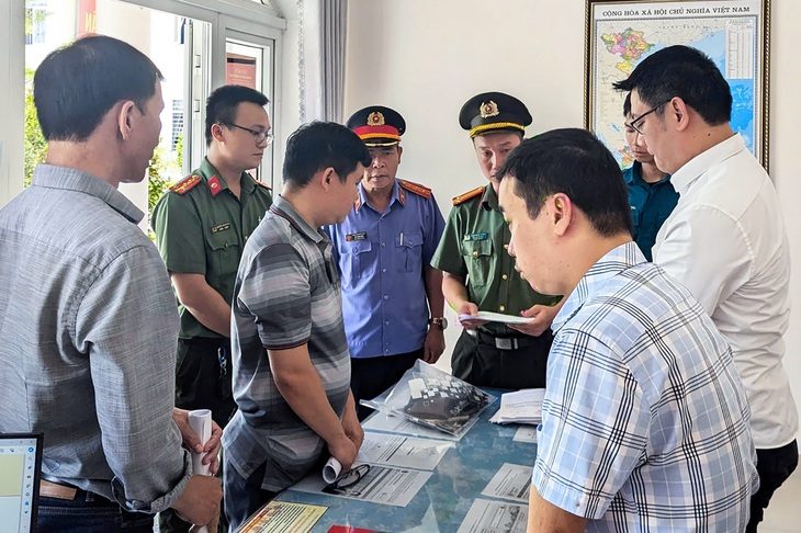 Bắt phó chánh văn phòng UBND tỉnh Quảng Trị trong đường dây xâm nhập trái phép mạng máy tính - Ảnh 1. Bắt phó chánh văn phòng UBND tỉnh Quảng Trị trong đường dây xâm nhập trái phép mạng máy tính - Ảnh 2.