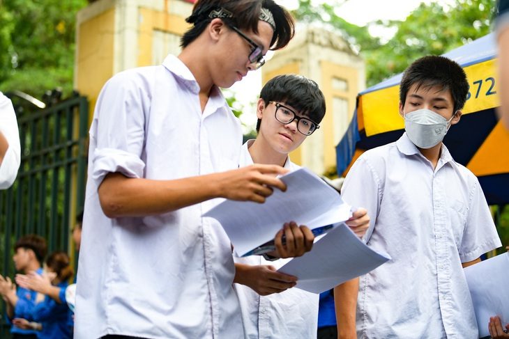 Bộ trưởng Giáo dục ra công điện tăng cường chặn gian lận thi bằng thiết bị công nghệ - Ảnh 1. Bộ trưởng Giáo dục ra công điện tăng cường chặn gian lận thi bằng thiết bị công nghệ - Ảnh 1.