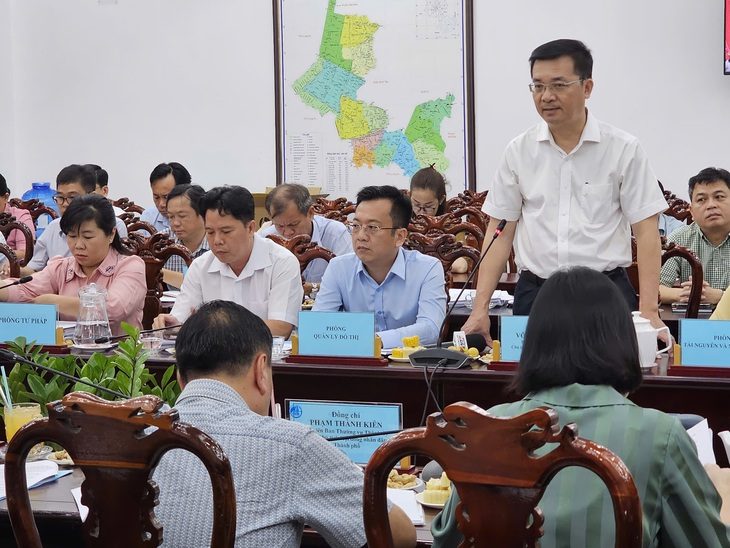 z577046247769898fec5c9f916fec4e151e472af0682bb-17247392511921108523505 Bình Chánh sẽ kiểm soát ứng dụng trực tuyến, tránh tố cáo sai, tin xấu - Ảnh 1.